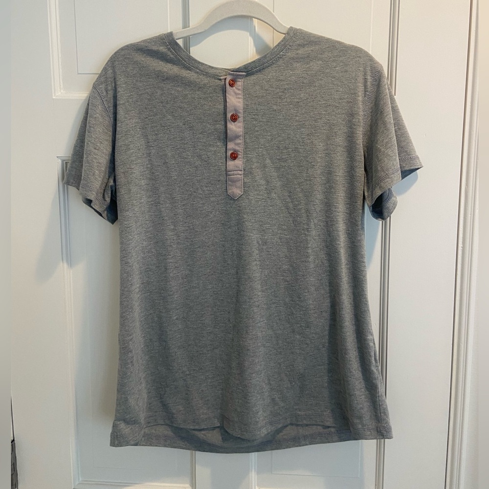Men’s very soft henley button 100% Cotton T-shirt // Size M